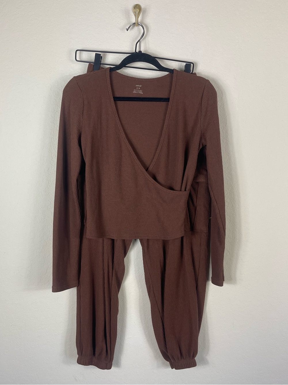 Aerie SET Traveller Waffle Knit Jogger Top Size Medium - Picture 4 of 8